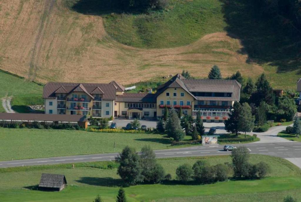 Landhotel Stofflerwirt Sankt Michael im Lungau Dış mekan fotoğraf